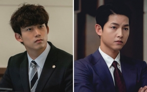 Taecyeon 2PM Terkejut Saat Perdana Bertemu Song Joong Ki di Lokasi 'Vincenzo'