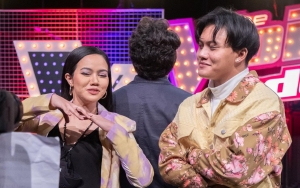 Rizky Febian Gabut Duet 'Seperti Kisah' Bareng Yura Yunita, Ujungnya Bikin Gemes!