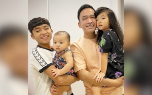 Disayangi Kedua Adiknya, Betrand Peto Lebih Dekat ke Thalia atau Thania?