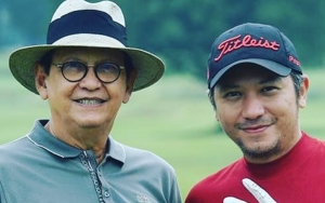 Gading Marten Unggah Foto Masa Kecil Bersama Roy Marten, Mirip Gempi Banget!