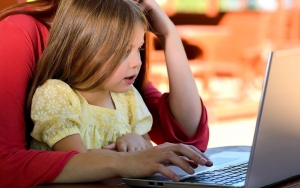 7 Tips Pengasuhan Digital untuk Anak, Waspadai Konten Berbahaya Hingga Sexting!