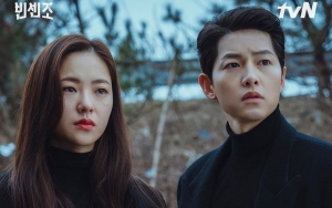 Romansa Song Joong Ki dan Jeon Yeo Bin Makin Uwu di 'Vincenzo' Jadi Perbincangan