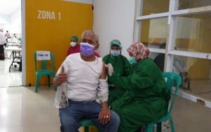 Pemprov DKI Kaji Vaksinasi COVID-19 di Masjid, Ini Pesan MUI