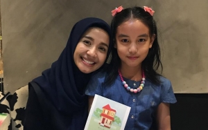 Gaya Mantan Putri Tiri Laudya Cynthia Bella Super Manis, Aksi Dicium Adik Baru Bikin Gemes
