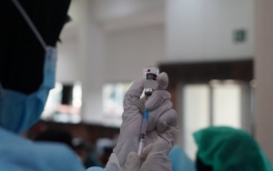 Vaksinasi COVID-19 di RI Sering Dinilai Lambat, Ini Penjelasan Kemenkes