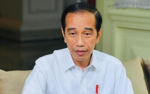 Bertolak Ke Maluku Utara, Jokowi Pastikan Vaksinasi COVID-19 Merata Di Seluruh Indonesia