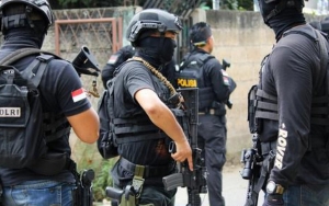 Polisi Temukan Potongan Kepala Terduga Pelaku Bom di Atap Bangunan Samping Gereja