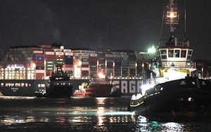 Kapal Macet di Terusan Suez Beri Dampak Besar ke RI, Kok Bisa?