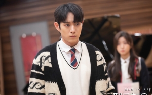 Kemampuan Kim Young Dae Main Piano di Lokasi Syuting 'Penthouse 2' Buat Kagum