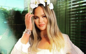 Chrissy Teigen Bicara Soal Vonis Dokter Yang Menyebutnya Tak Bisa Hamil Lagi