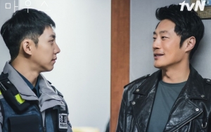 Lee Seung Gi Bikin Lee Hee Joon Kesakitan Saat Syuting Adegan 'Mouse' Ini