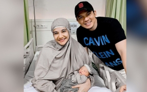 Perdana, Zaskia Sungkar Pamer Potret Baby Ukassya Pakai Baju Kedodoran Bikin Gemes