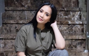 Nagita Slavina Nangis Sesenggukan Lihat Video Zaskia Sungkar Lahiran