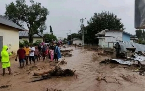 Pengiriman Bantuan Ke NTT Untuk Korban Banjir Bandang Alami Kendala