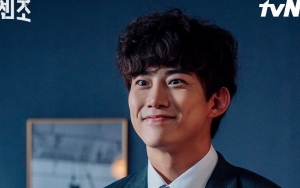 Begini Tingkah Imut Taecyeon 2PM Saat Syuting Adegan Disiram Darah Babi di 'Vincenzo'