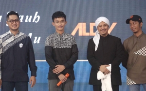 Aldiv Gandeng Opick 'Tomboati' Rilis Single Ramadan, Lakukan Syuting MV di Masjid Istiqlal