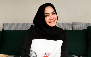 Nangis Sesenggukan, Rieta Amalia Bahagia Anak Cucu Kumpul Di Hari Ultah
