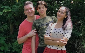 Maudy Koesnaedi Tulis Ucapan Ultah, Wajah Tampan Bule Sang Anak Bikin Salfok