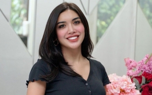 Millendaru Kunjungi Makam Papa Bareng Adik-Adiknya, Netizen: Kok Pakai Kerudung?