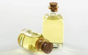 Bagus untuk Kulit dan Rambut, Ini 8 Alasan Kamu Harus Mencoba Castor Oil Sekarang Juga