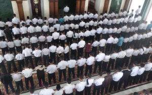 Perhatian! Salat Tarawih Berjamaah Masih Dilarang di Wilayah Ini