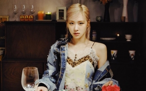 Bikin Pusing, Sosok dalam Foto Terbalik Ini Rose BLACKPINK?