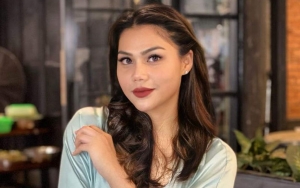 Mualaf, Katty Butterfly Pakai Mukena Cantik Saat Puasa Pertama Sukses Curi Perhatian 