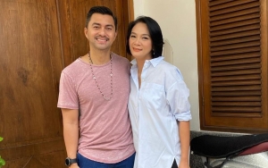 Dian Nitami dan Anjasmara Tampil Serasi Dengan Batik, Ternyata Ada Filosofinya 