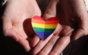 'Indonesia Say Sorry for Thailand' Trending Imbas Jempol Jahat Netter Komentari Pengantin LGBT
