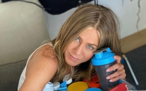 Jennifer Aniston Tegas Bantah Usai Dirumorkan Sedang Dalam Proses Adopsi Anak