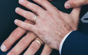 Kemlu dan Dubes Tanggapi Ancaman Pasangan Gay Thailand yang Dihujat Netizen Indonesia