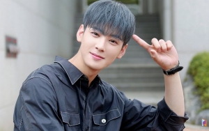 Foto Paspor Cha Eunwoo ASTRO Kejutkan Lee Seung Gi dkk