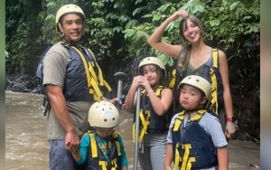 Punya 3 Anak Yang Terlahir Tajir, Nia Ramadhani Bicara Soal Efek Sampingnya