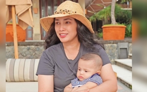 Bukan 'Mama', Ini Kata Pertama yang Diucapkan Putra Ussy Sulistiawaty