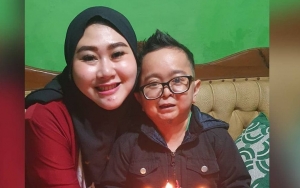 Posting Foto Cantik Pakai Topi Branded, Shelvie Hana Istri Daus Mini Bicara Soal Munafik Dan Sombong