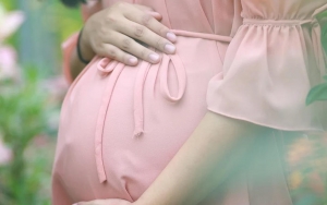 Studi Sebut Ibu Hamil Terinfeksi COVID-19 Lebih Tinggi Berisiko Komplikasi dan Kematian