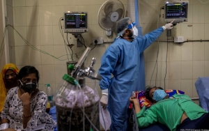 India Kacau, Pasien COVID-19 Meninggal di Troli Luar RS Sebelum Dapat Perawatan