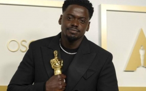 Piala Oscar 2021: Daniel Kaluuya Akui Bangga Menangkan Piala Sebagai Orang Kulit Hitam