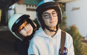 Junior Roberts Bagikan Potretnya Peluk Erat Hanggini Kekasihnya, Fans Menggila