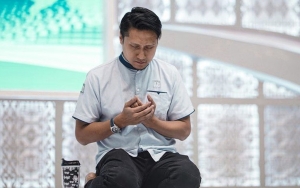 Disebut Tanda Kiamat, Arie Untung Justru Sambut Positif Hujan Di Makkah