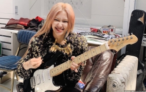 Rose BLACKPINK Ungkap Kecintaan pada Gitar, Pernah Latihan Sampai Jari-Jari Berdarah