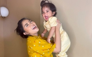 Pose Gemas Putri Rachel Vennya Saat Selfie Bikin Terpesona, Netter: Bisa Gitu Ya?