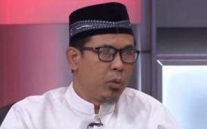 Viral Video Munarman di Hotel Bersama Seorang Wanita, Pengacara: Itu Istri Kedua 