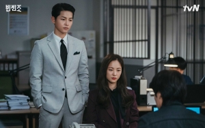 Song Joong Ki dan Jeon Yeo Bin Siap Kalahkan Musuh di 'Vincenzo', Kwak Dong Yeon Bikin Salfok