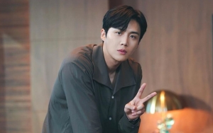 Kim Seon Ho Kenang Momen Jadi Aktor Teater serta Beber Ketakutan Soal Ini