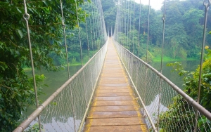 Portugal Bangun Jembatan Gantung Terpanjang 175 Meter di Atas Sungai, Berani Menyeberang?