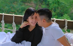 Hamil Tua, Ardina Rasti Makin Manja Dengan Arie Dwi Andhika?