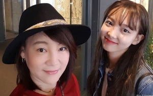 Nayeon TWICE Pamerkan Foto Sang Ibu Saat Masih Muda dan Bandingkan Dengannya, Siapa Lebih Cantik?