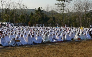 Masih Pandemi Corona, Kemenag Izinkan Salat Idul Fitri Digelar di Masjid dan Lapangan