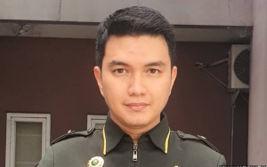 Beda Respons dengan Artis Lain, Aldi Taher Diserbu Komentar Begini Usai Pajang Foto Sanding Agnez Mo